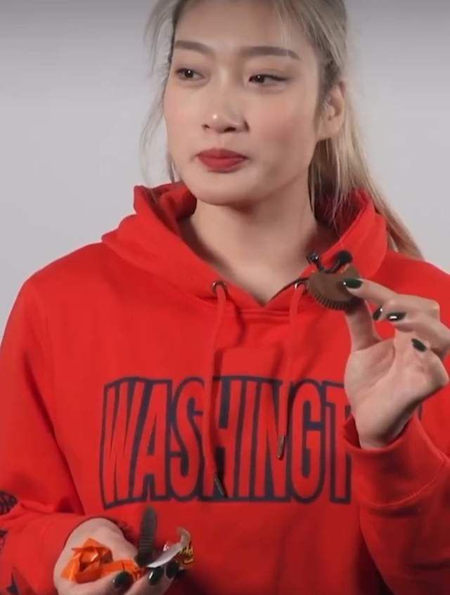 老女人三级播放在线
