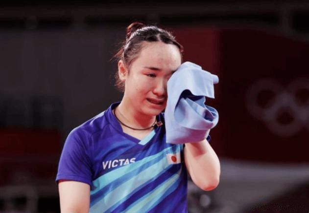 丝袜老师用丝袜帮我弄出来